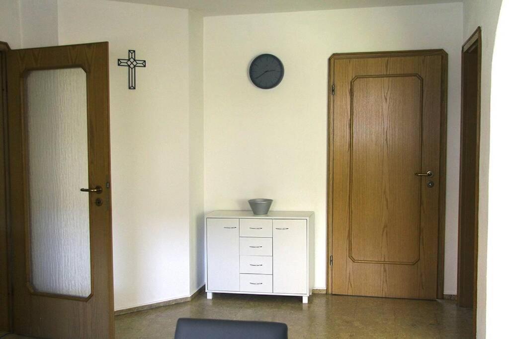 Schoene Helle Ferienwohnung In Waldnaehe Berching Exterior photo